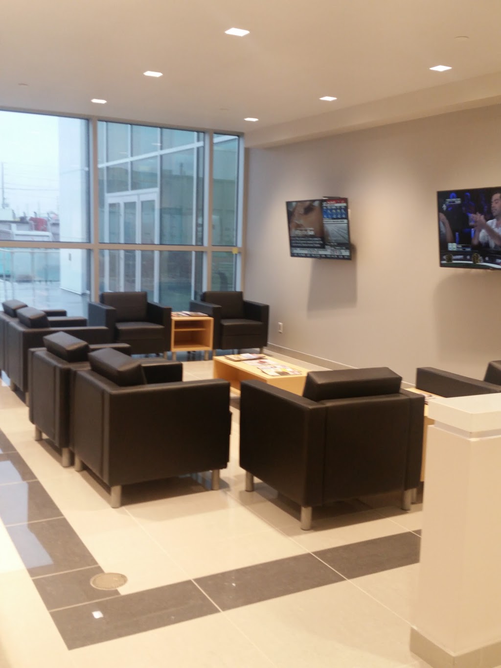 Dixie Ford Sales | 5495 Dixie Rd, Mississauga, ON L4W 1E6, Canada | Phone: (905) 629-1300