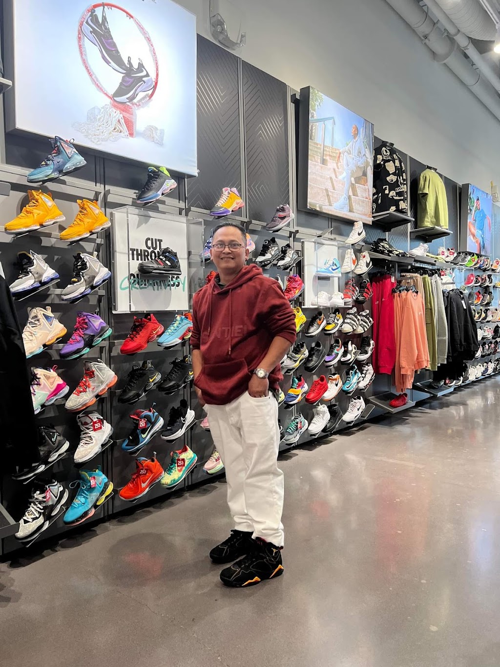 Foot Locker | 6631 Island Hwy N Unit 36, Nanaimo, BC V9T 4T7, Canada | Phone: (250) 390-3552