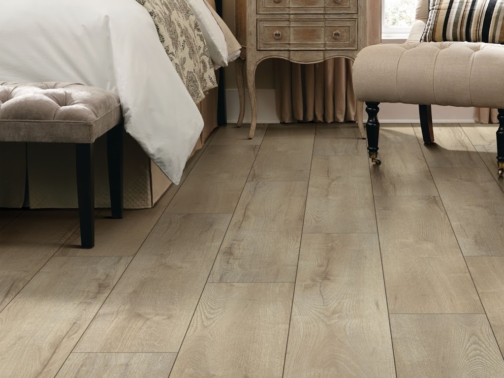 Simple Flooring Installers | 6033 Shawson Dr #10, Mississauga, ON L5T 1H8, Canada | Phone: (647) 686-1446