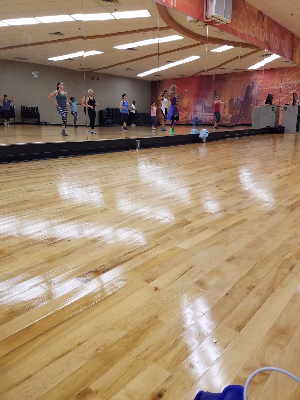LA Fitness | 3100 Dixie Rd #14a, Mississauga, ON L4Y 2A6, Canada | Phone: (289) 724-0135