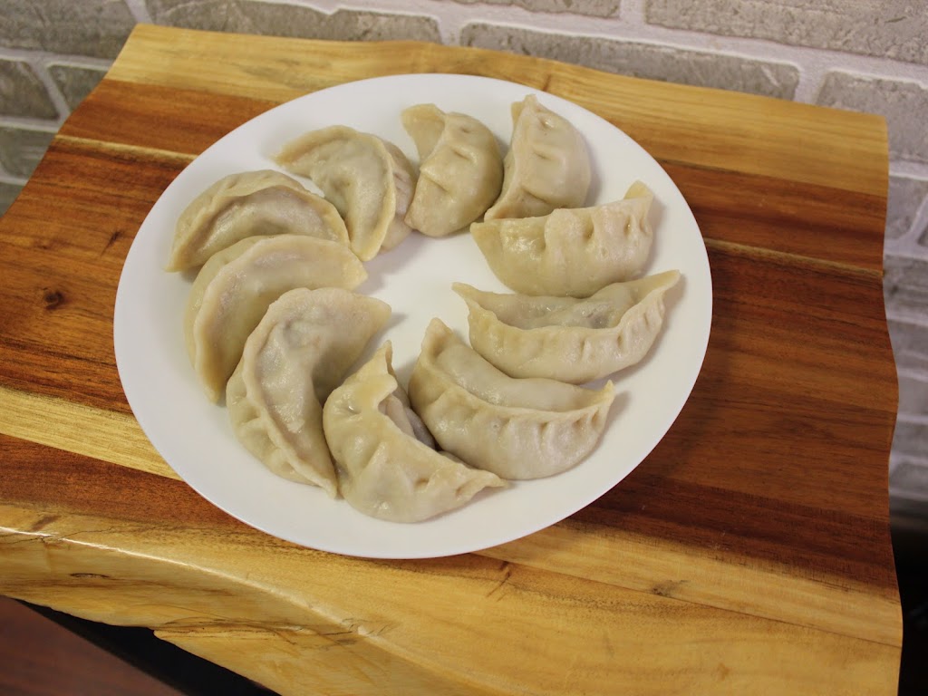 Songtsen Cafe | 1504 Queen St W, Toronto, ON M6R 1A4, Canada | Phone: (416) 533-9778