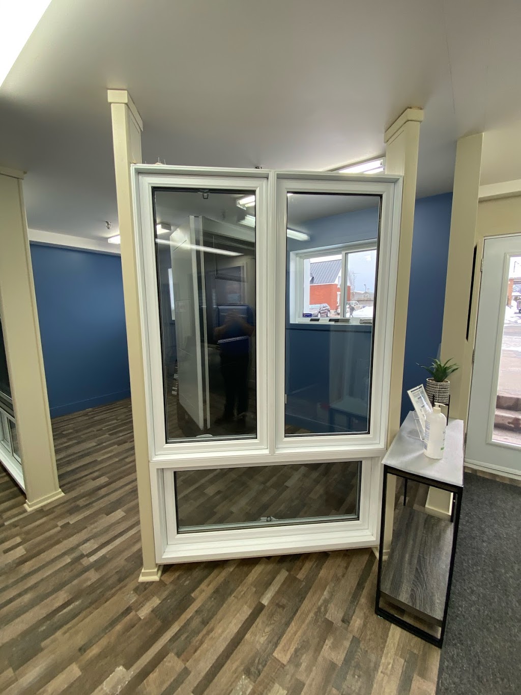 Touchette Portes et Fenêtres inc. | 1160 Rue de Versailles, Saint-Césaire, QC J0L 1T0, Canada | Phone: (450) 469-1451