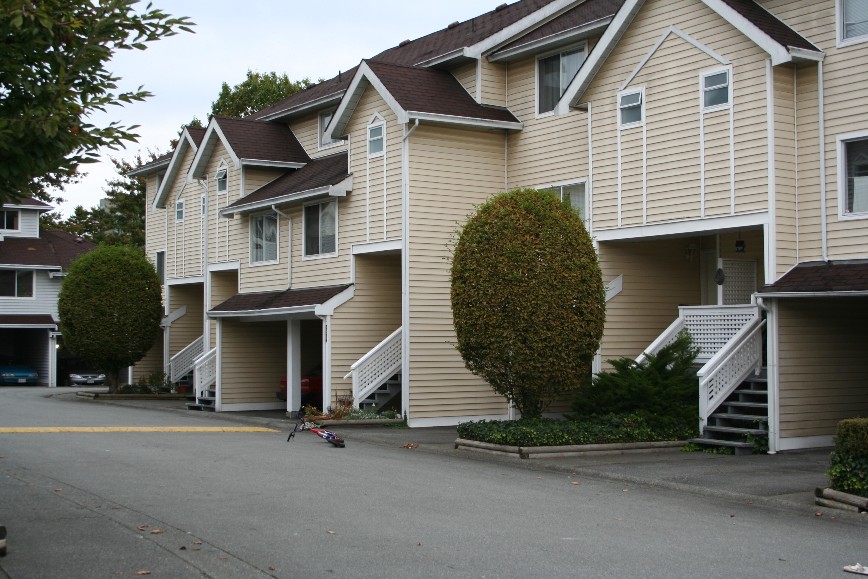 Halston Hills Housing Co-Operative | 8868 Horne St, Burnaby, BC V3N 4T1, Canada | Phone: (604) 421-8320