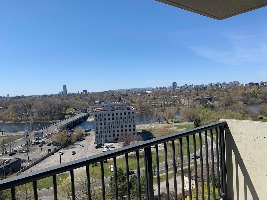 Riverbank Apartments - Paramount Properties | 2201 Riverside Dr., Ottawa, ON K1H 8K9, Canada | Phone: (613) 731-6865