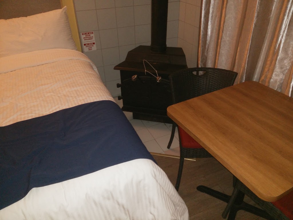 Motel des Pentes et Suites | 12 Av. Lanning, Saint-Sauveur, QC J0R 1R6, Canada | Phone: (450) 227-5351