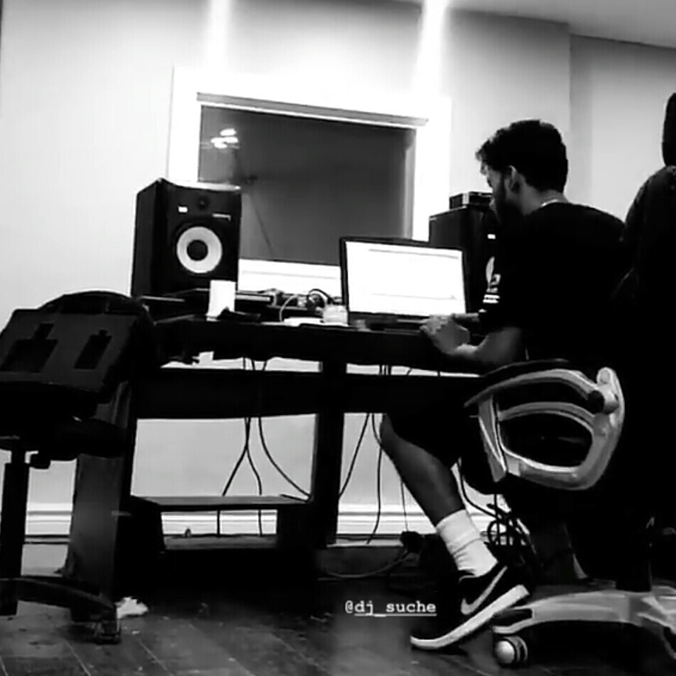 Studio Thirteen32 | 50 Weybright Ct #43, Scarborough, ON M1S 5A8, Canada | Phone: (416) 830-7346