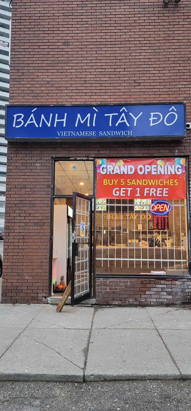 Banh Mi Tay Do | 3406 Weston Rd, North York, ON M9M 2W1, Canada | Phone: (647) 344-2188