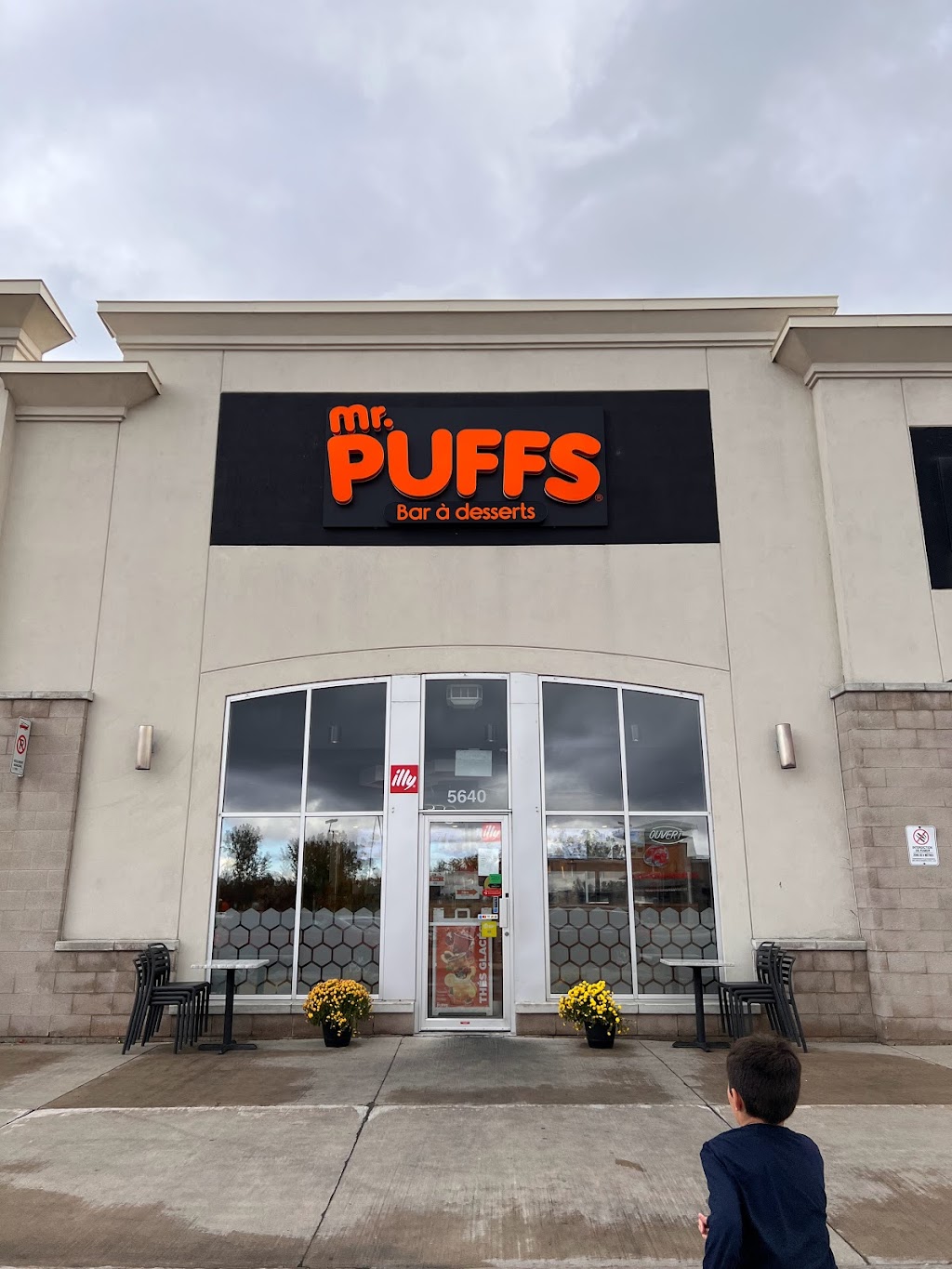 Mr. Puffs | 5640 Boulevard Robert-Bourassa, Laval, QC H7E 0A5, Canada | Phone: (450) 665-3725