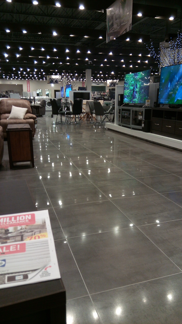 Leons Furniture | 218 Henry St, Brantford, ON N3S 7R4, Canada | Phone: (519) 753-0834
