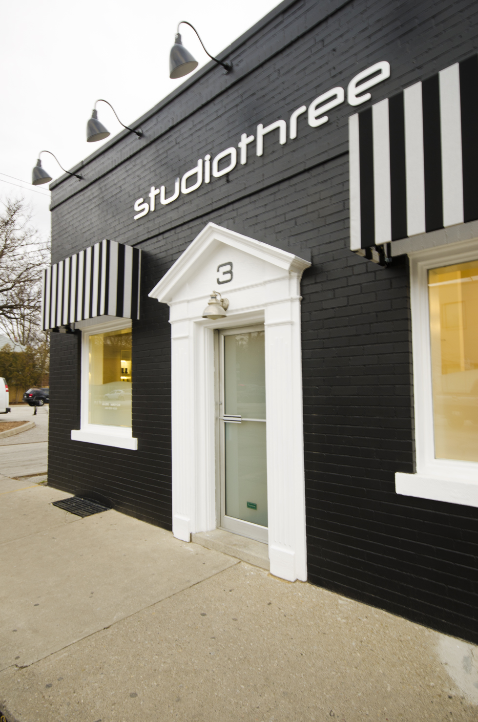 Studio 3 Salon | 3 Jackson Ave, Etobicoke, ON M8X 2J2, Canada | Phone: (416) 233-1233