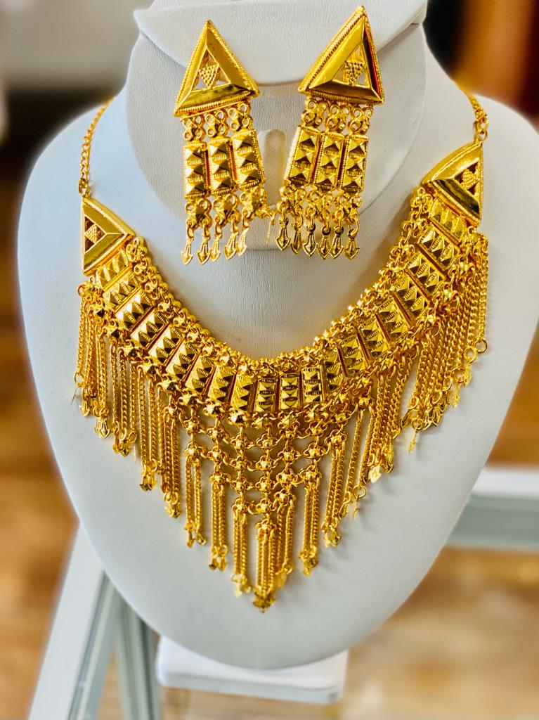 Nadines boutique | 4010 118 Ave NW, Edmonton, AB T5W 1A1, Canada | Phone: (780) 807-6674