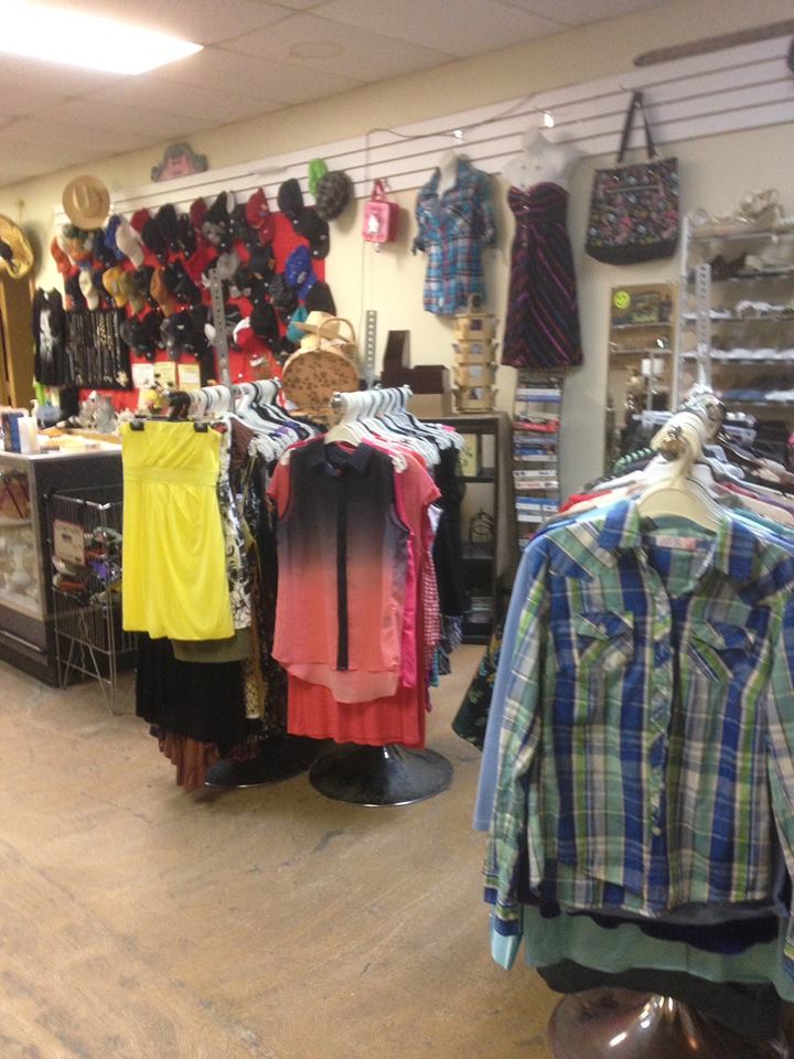 Friperie St-Remi | 101-J Rue Lachapelle E, Saint-Rémi, QC J0L 2L0, Canada | Phone: (450) 454-2952