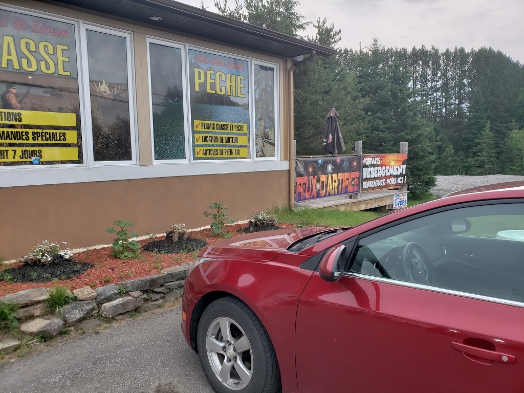 Hébergement chez le diable | 5888 Rue Principale, Saint-Zénon, QC J0K 3N0, Canada | Phone: (450) 421-6172