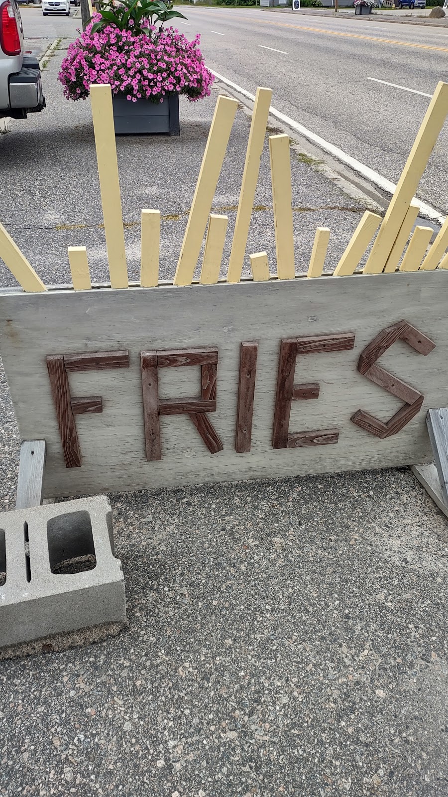 South River chip stand | 302 Hwy 124, South River, ON P0A 1X0, Canada | Phone: (705) 386-9343