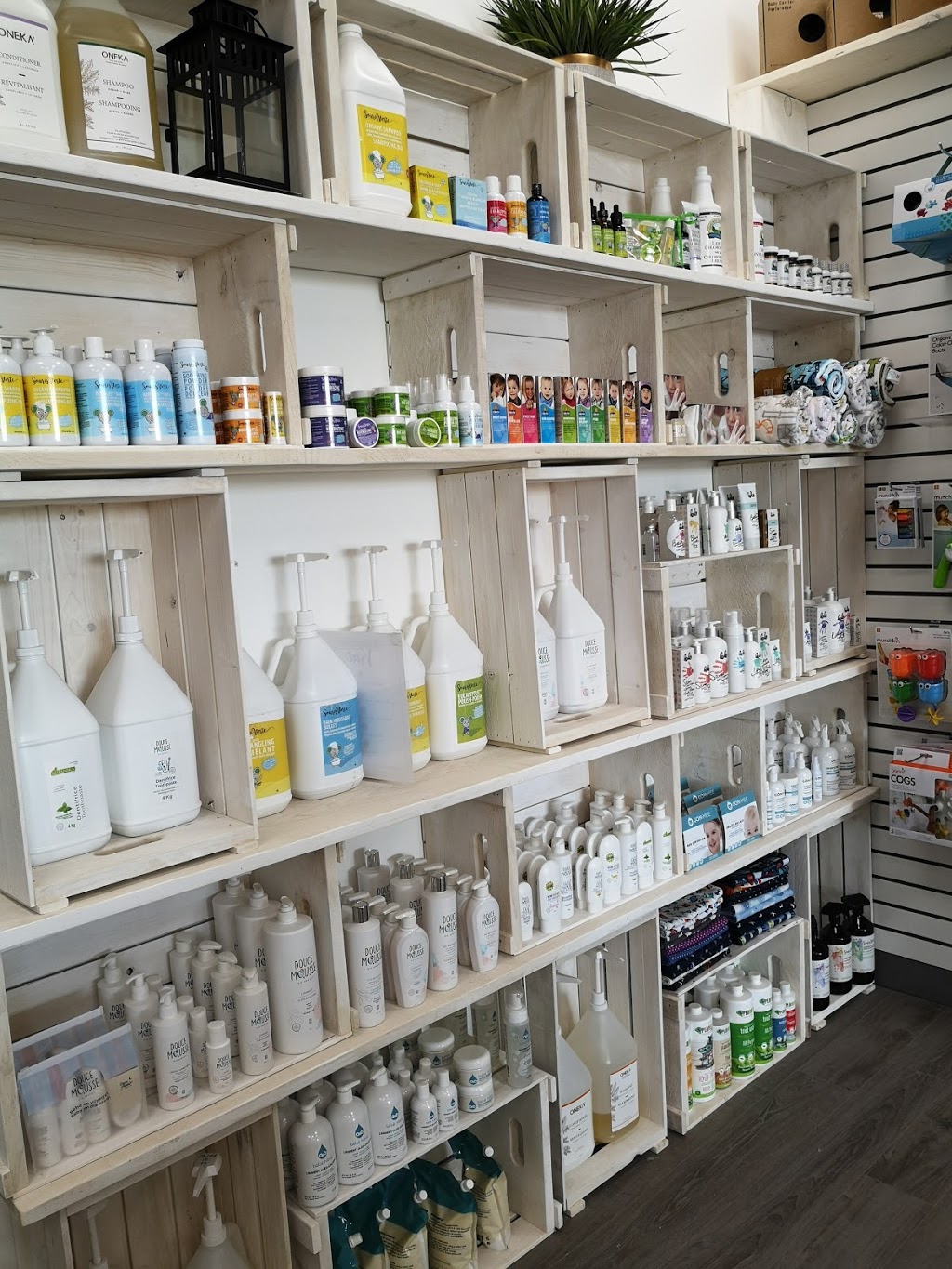 Shop Mère Helen | 4140 Boulevard des Forges, Trois-Rivières, QC G8Y 1V8, Canada | Phone: (819) 693-0159