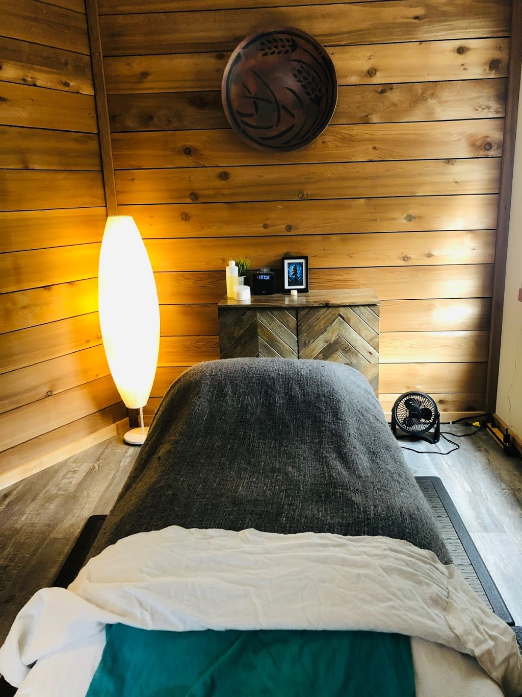 Anam Cara Massage Studio | 5518 Rutherford Rd, Nanaimo, BC V9T 5N4, Canada | Phone: (250) 585-2270