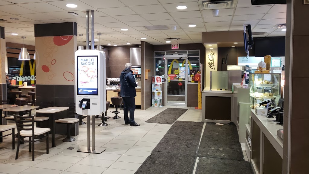McDonalds | 588 Portland St, Dartmouth, NS B2W 2M3, Canada | Phone: (902) 435-3181