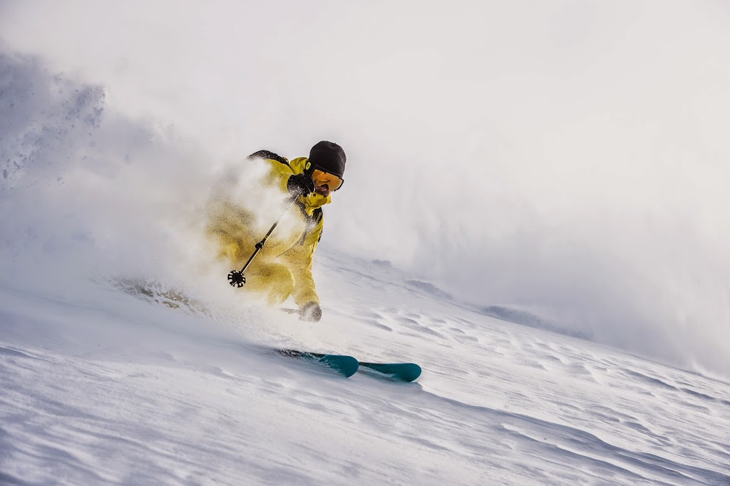 Ski Mode Claude Adam | 2655 Rue King Ouest Local 136, Sherbrooke, QC J1L 2G4, Canada | Phone: (819) 565-8626
