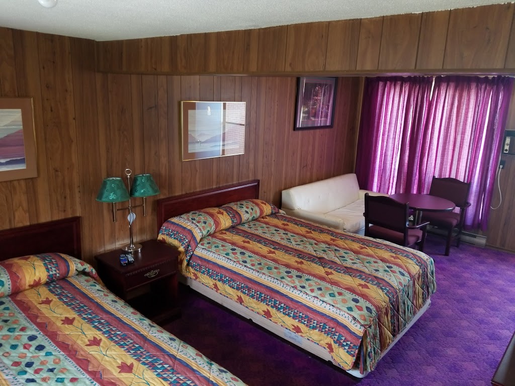 Twin Oaks Motel | 3511 Concession Road #4 From :401 E -Exit #436 , 401 W- Exit #440, Orono, ON L0B 1M0, Canada | Phone: (905) 983-5856