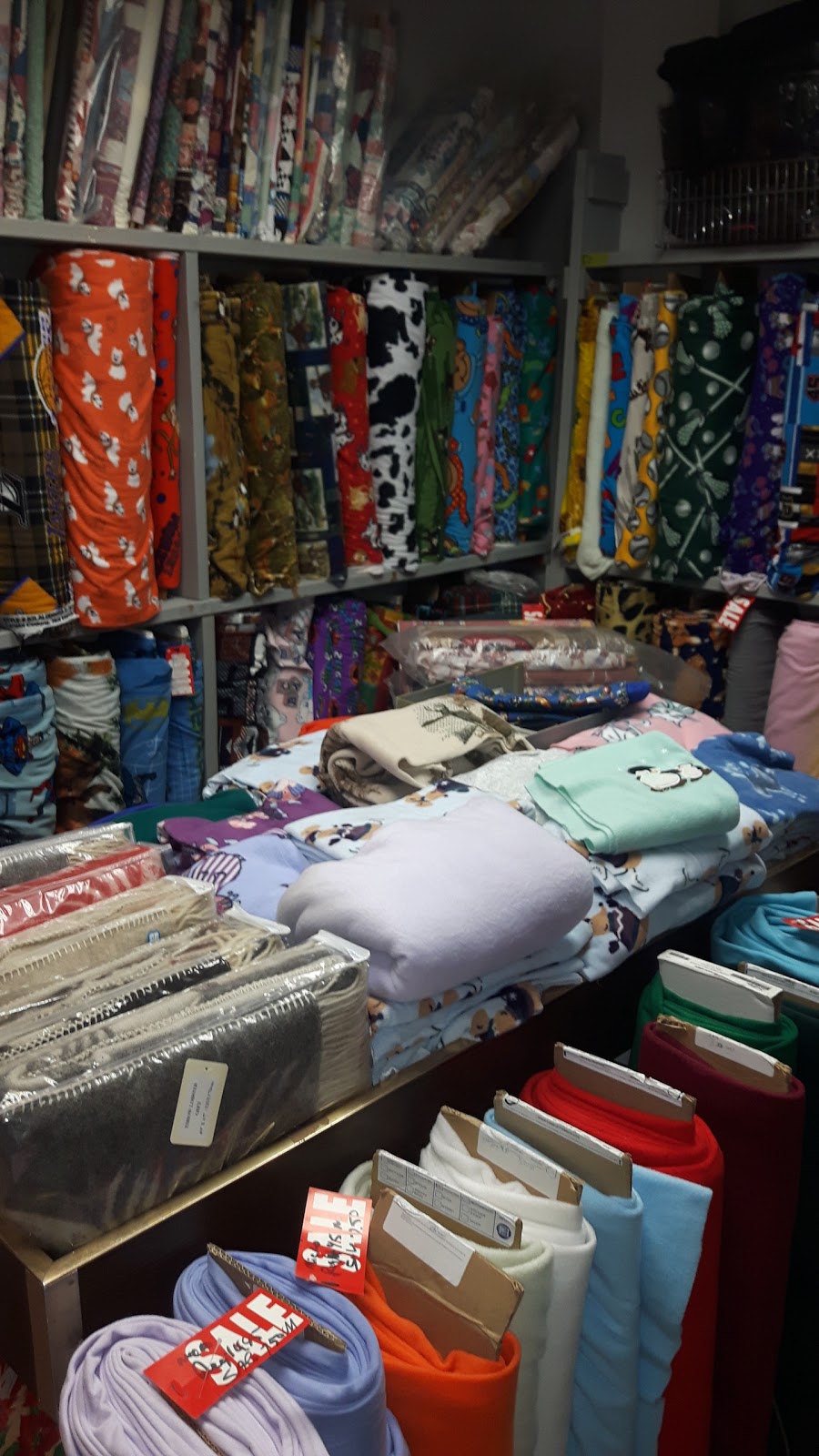 Marlenes Sewing Centre | 585 Sackville Dr, Lower Sackville, NS B4C 2S4, Canada | Phone: (902) 864-0964