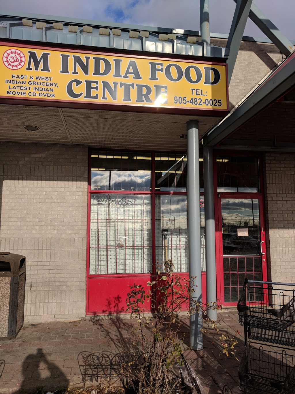 Om India Food Center | 1470 Centre St, Thornhill, ON L4J 3N1, Canada | Phone: (905) 482-0025