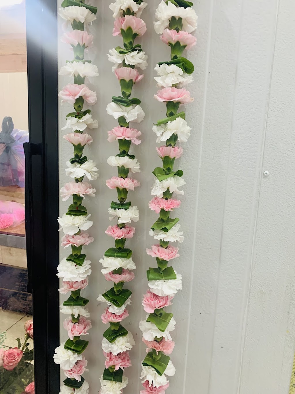 S.P. Florist | 2871 Lawrence Ave E, Scarborough, ON M1P 2S8, Canada | Phone: (416) 264-4903