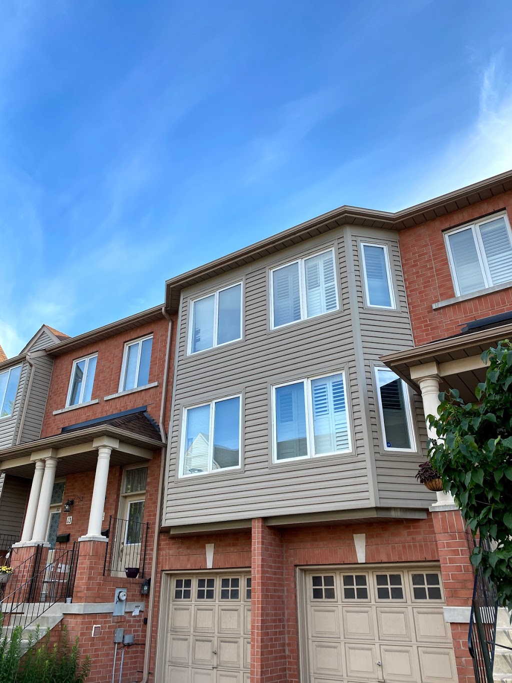 CityPro Aluminum - Siding, Eavestrough, Roofing, Soffit & Fascia | 1401 The Queensway Unit # 13, Etobicoke, ON M8Z 1T2, Canada | Phone: (416) 825-2545