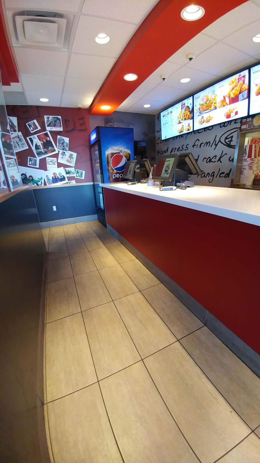 KFC | 574 King St E, Oshawa, ON L1H 1G5, Canada | Phone: (905) 576-3841