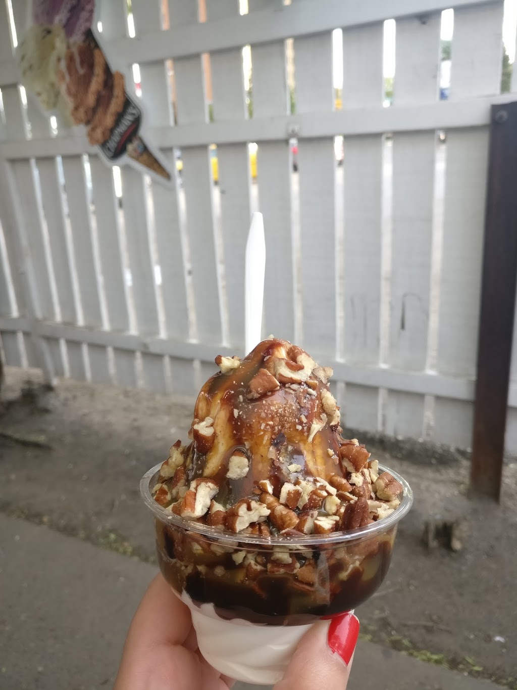 Milky Way | 910 Victoria Ave, Regina, SK S4N 0R7, Canada | Phone: (306) 352-7920