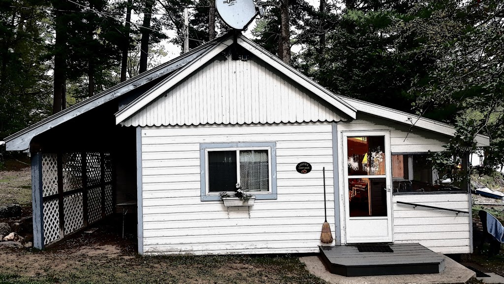 Christinis Dalhousie Lodge Cottages | 417 N Shore Rd, McDonalds Corners, ON K0G 1M0, Canada | Phone: (613) 278-2114