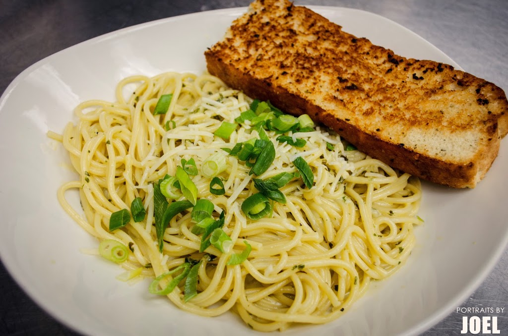 Fairways Bistro & Catering | 2440 York Ave, Armstrong, BC V0E 1B0, Canada | Phone: (250) 546-9700