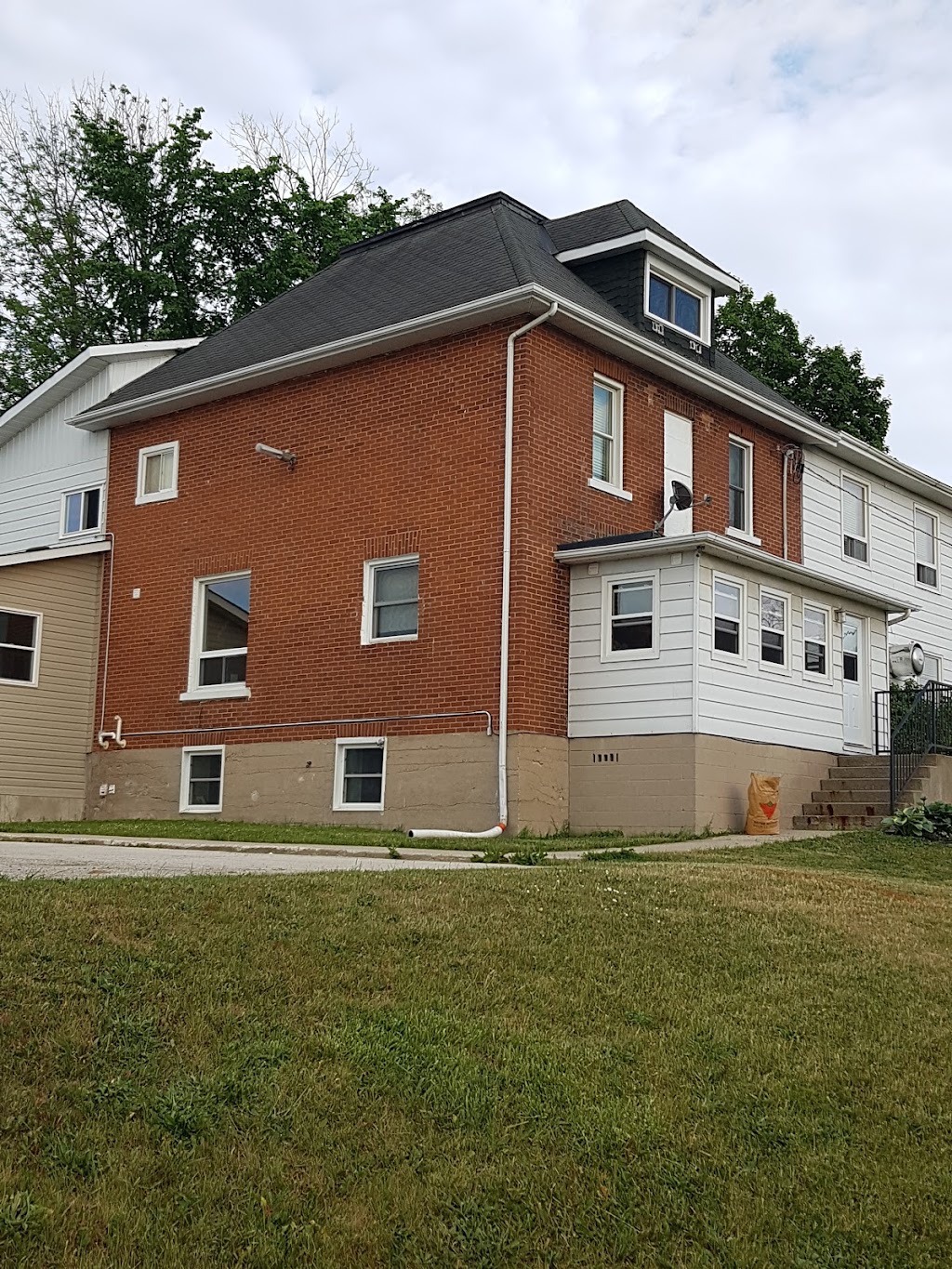 G&B House | 509 9th Ave E, Owen Sound, ON N4K 3E2, Canada | Phone: (519) 376-9495