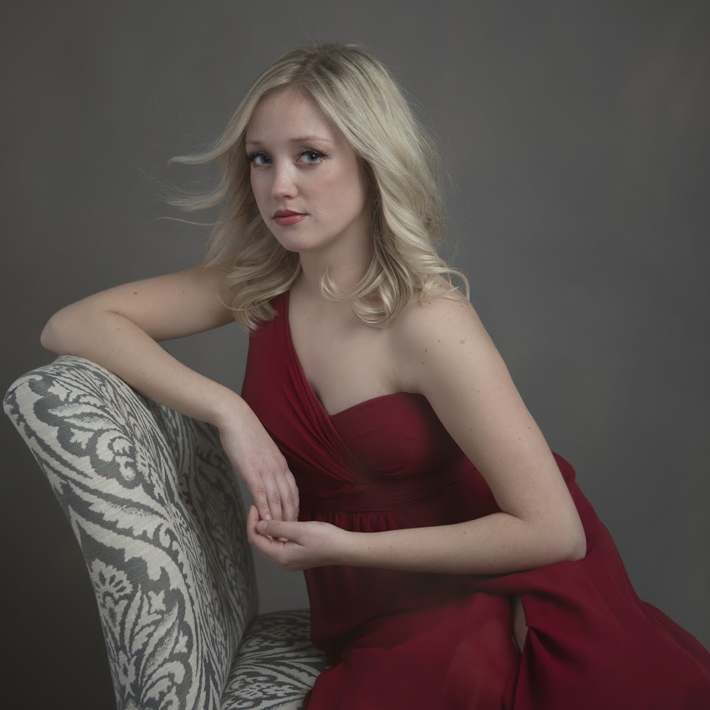 Sophie Hogan Photography Studio | 48 E Mill St, Elora, ON N0B 1S0, Canada | Phone: (519) 803-1635