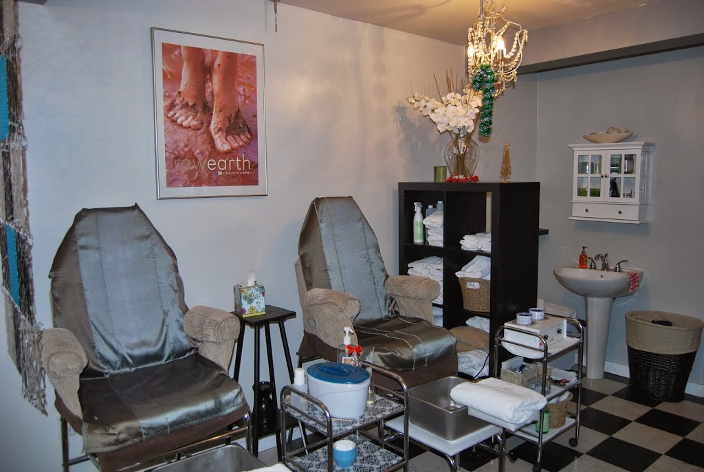 New Town Nails & Lash Studio | 350 Marigold Rd, Victoria, BC V8Z 4P9, Canada | Phone: (250) 412-3056