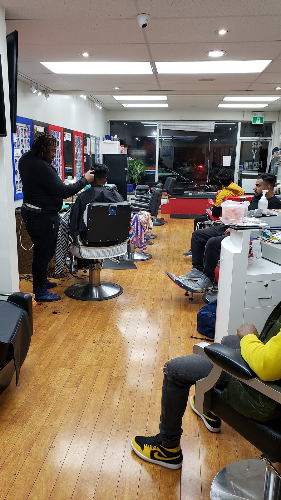New Era Barber & Beauty Salon | 42 Dean St, Brampton, ON L6W 1M6, Canada | Phone: (905) 453-5059
