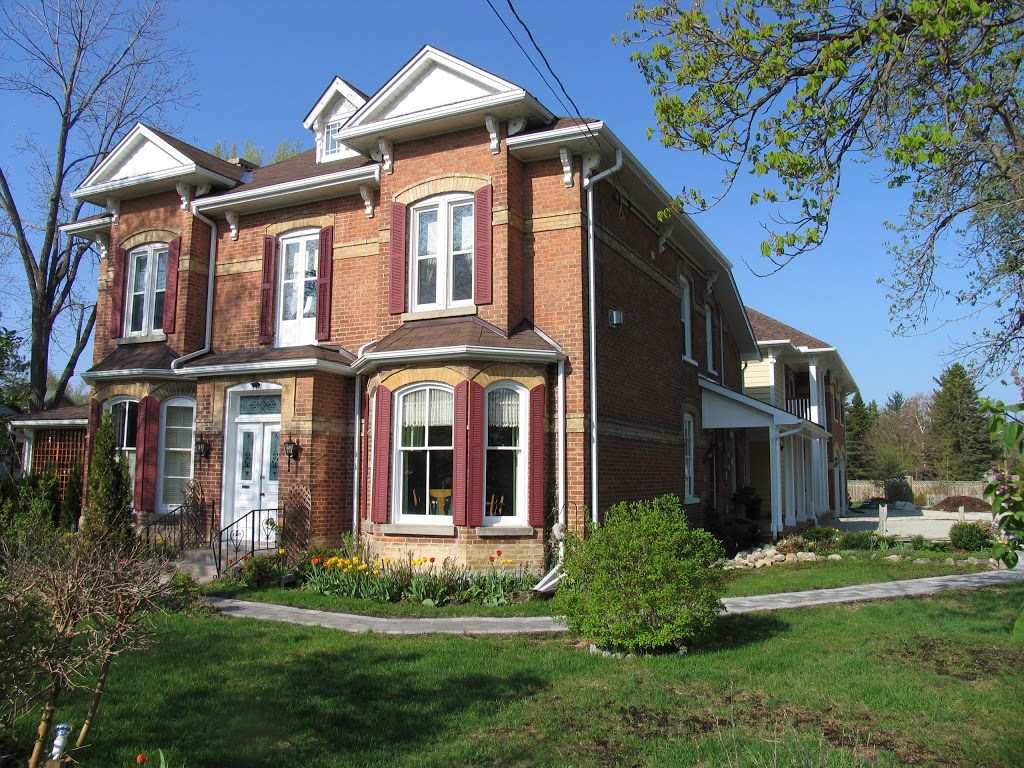 Joseph Lawrence House B&B | 492 Hurontario St, Collingwood, ON L9Y 2N1, Canada | Phone: (705) 441-6646