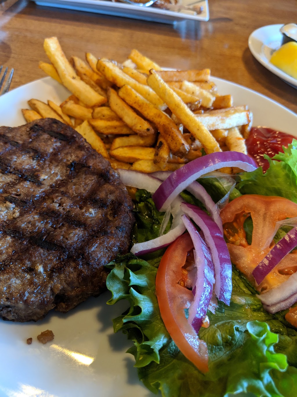 Roadhouse Restaurant & Saloon | 450 Westlake Rd, Strathmore, AB T1P 1M7, Canada | Phone: (403) 934-6469