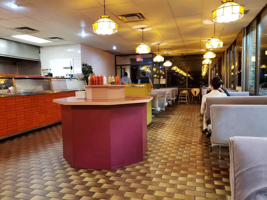 Wallys Restaurant | 3480 Hurontario St, Mississauga, ON L5B 4M1, Canada | Phone: (905) 279-0975
