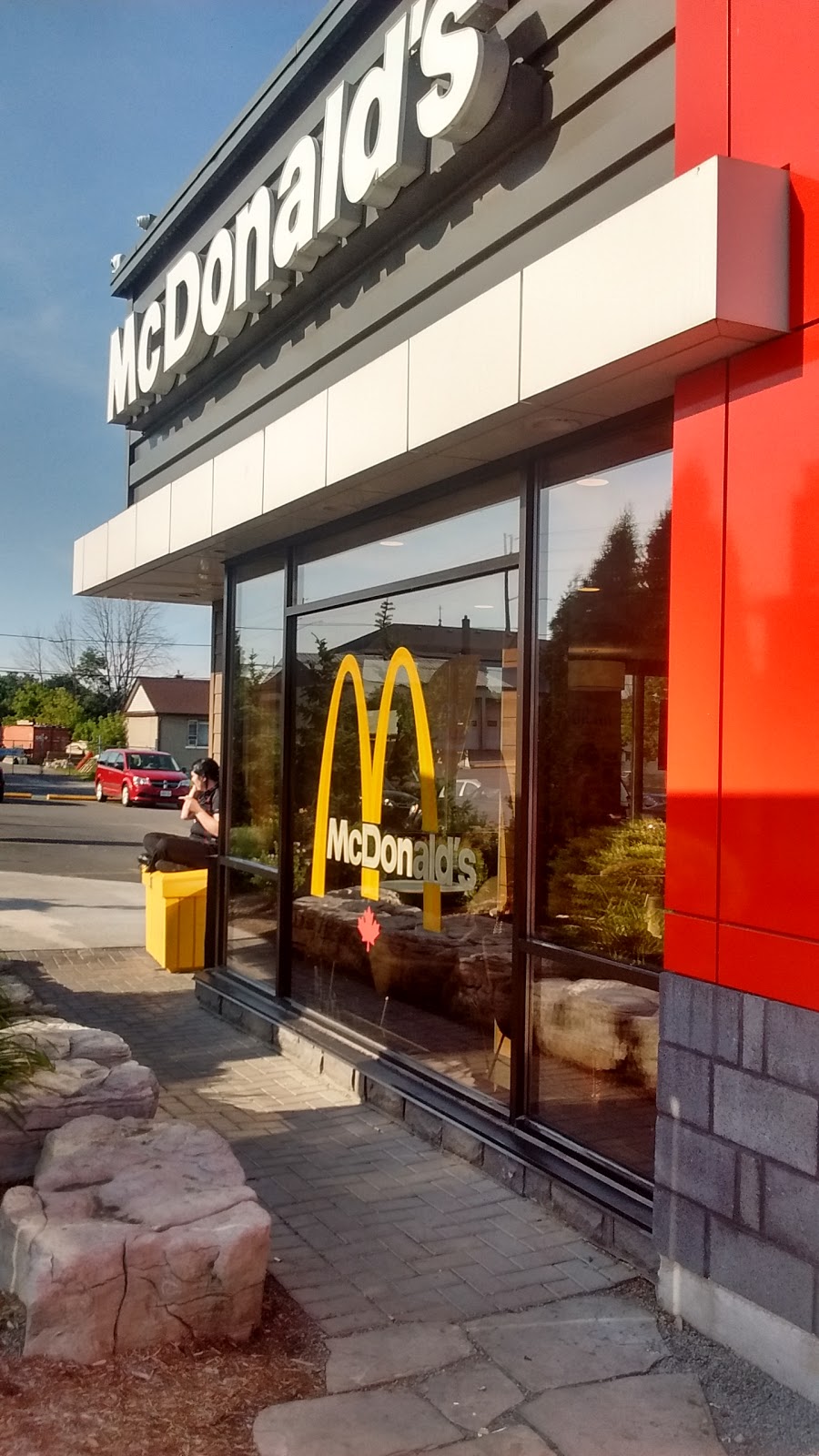 McDonalds | cafe | 501 Ritson Rd S, Oshawa, ON L1H 5K3, Canada | 9055792122 OR +1 905-579-2122