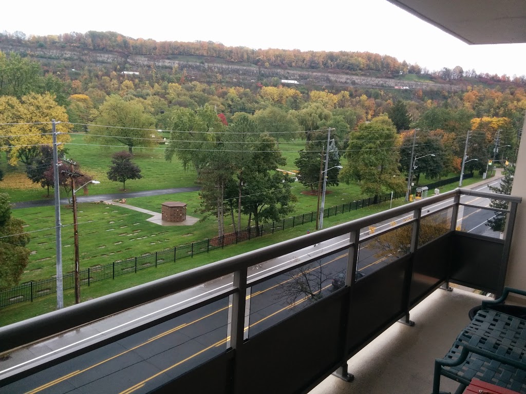 Westmount Tower Apartments | 1928 Main St W, Hamilton, ON L8S 1J4, Canada | Phone: (905) 525-4407