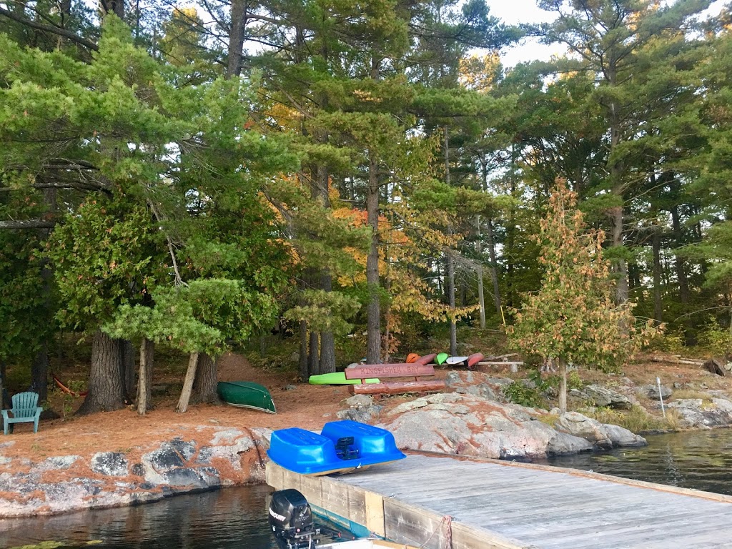 Kingfisher Bay Retreat | 150 Fraser Estates Ln, Lakefield, ON K0L 2H0, Canada | Phone: (705) 313-5112