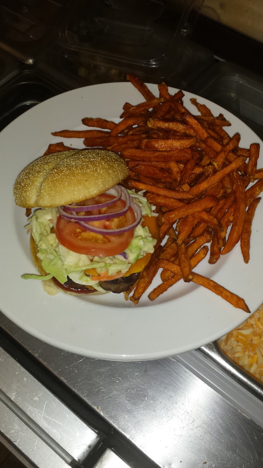 Roadhouse Pub | 5325 Trans-Canada Hwy, Duncan, BC V9L 5J2, Canada | Phone: (250) 597-1828
