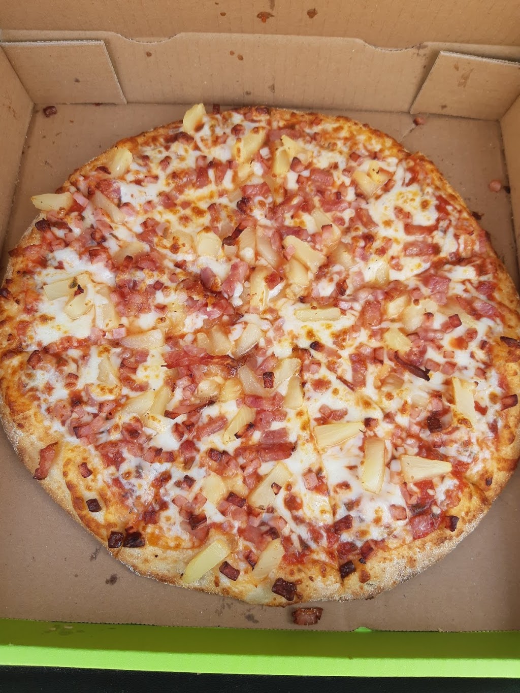 Davenport Pizza | 615 Davenport Rd, Waterloo, ON N2V 2G2, Canada | Phone: (519) 725-4404