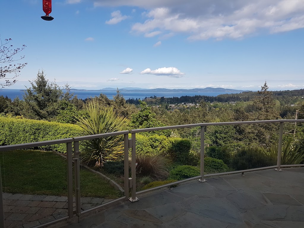 Perez Park | 4651 Boulderwood Dr, Victoria, BC V8Y 3G5, Canada