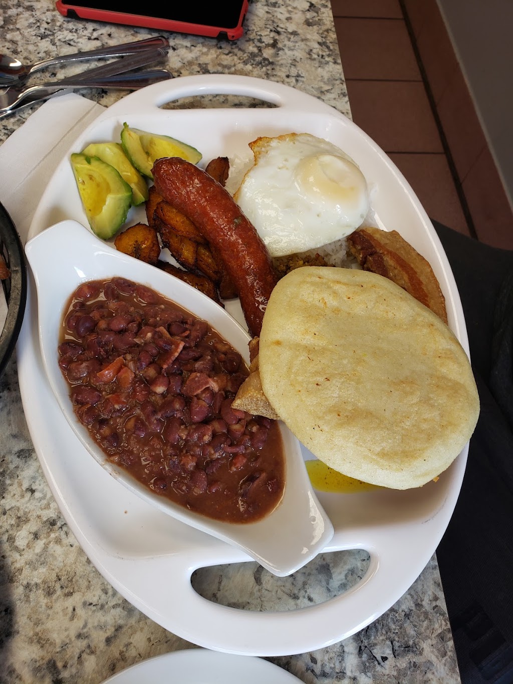 El Fogón Latino: Comida Venezolana | 8026 118 Ave NW, Edmonton, AB T5B 0R8, Canada | Phone: (780) 756-8388