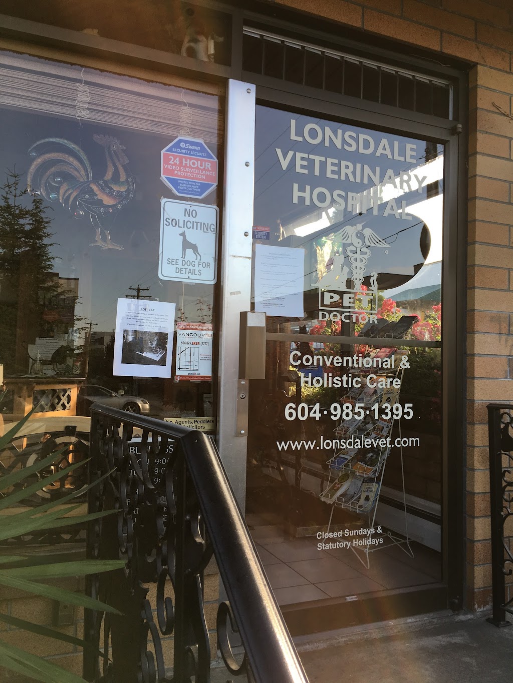 Lonsdale Veterinary Hospital | 116 20th St W, North Vancouver, BC V7M 1Y4, Canada | Phone: (604) 985-1395