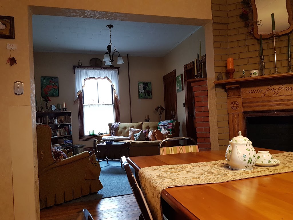 North Troy Inn Bed & Breakfast | 35 VT-243, North Troy, VT 05859, USA | Phone: (802) 988-2527