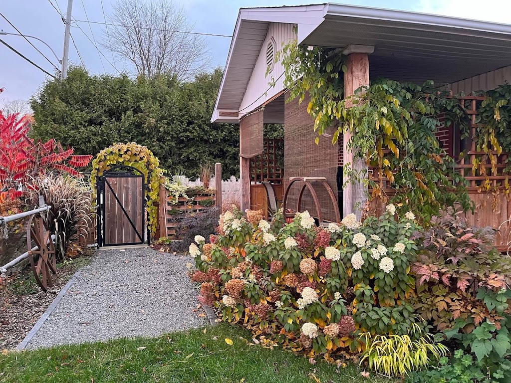 Caroline Bouchard - Massothérapie & Antenne de Lecher | 226 Chem. dAdamsville, Bromont, QC J2L 2Z4, Canada | Phone: (450) 204-5663
