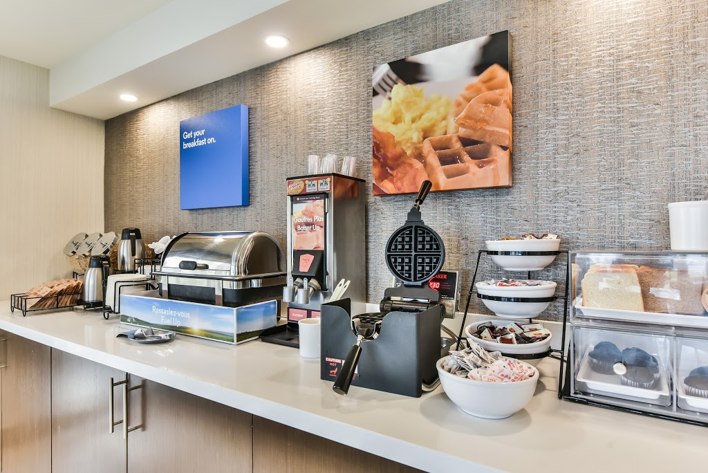 Comfort Inn Montreal Aeroport | 700 Boul Saint-Jean, Pointe-Claire, QC H9R 3K2, Canada | Phone: (514) 697-6210