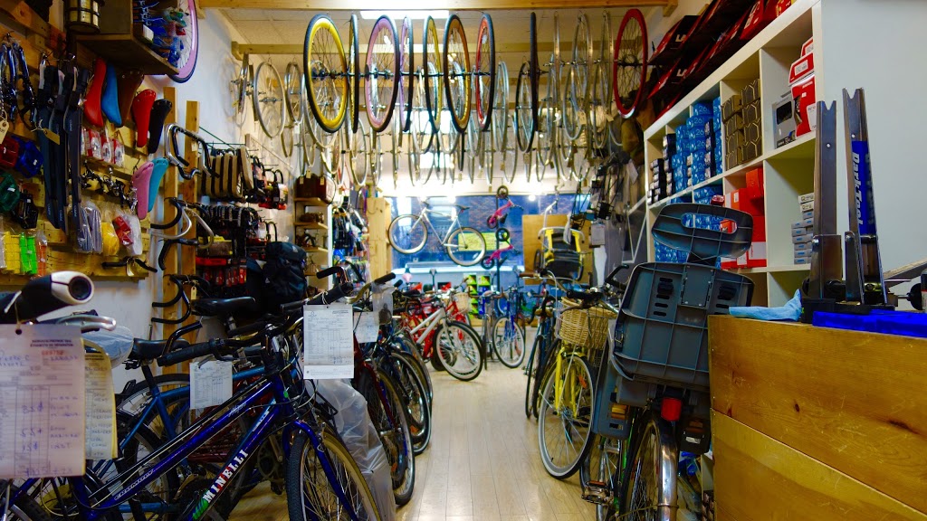 Vélo Oliver | 1144 Rue Bélanger, Montréal, QC H2S 1H4, Canada | Phone: (514) 439-8356